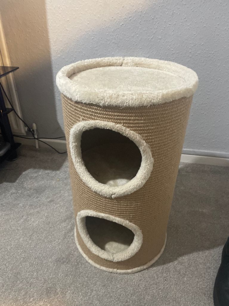 Cat bed / Scratching post