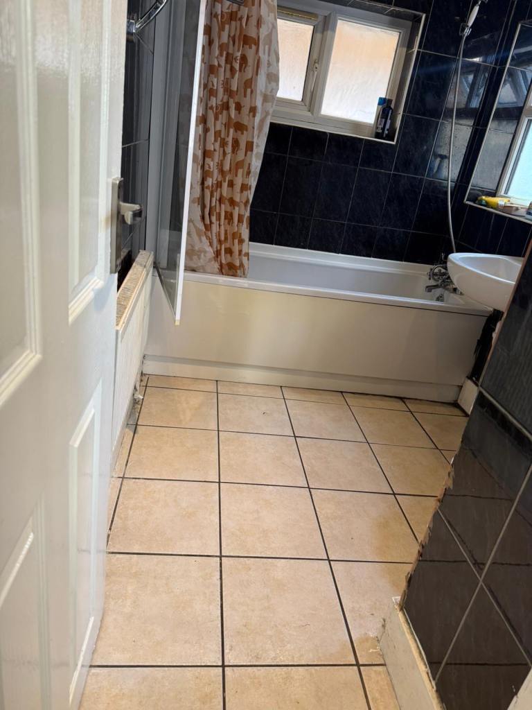 4 bed house private 