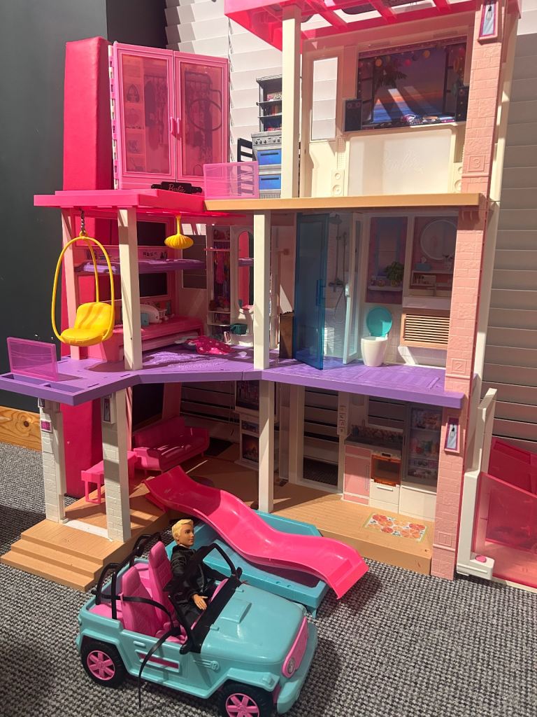 Barbie doll house