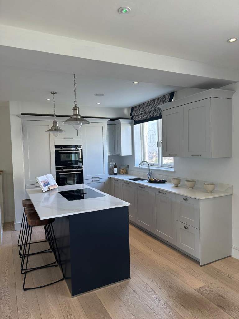 BRANDT Design Shaker Style Ex-display Kitchen Units, Appliances, Worktop