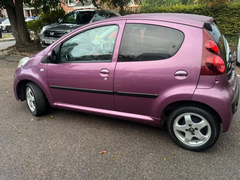 Peugeot, 107, Hatchback, 2013, Semi-Auto, 998 (cc), 5 doors