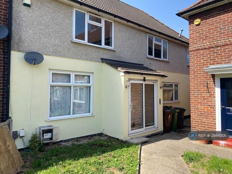 6 bedroom house in Becontree Avenue, Dagenham, RM8 (6 bed) (#2944201)