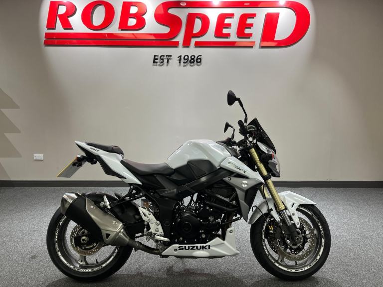Suzuki GSR 750, 2014