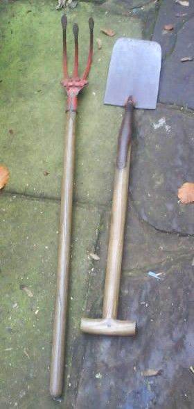 garden boarder spade.petite&small shaft 3 prong cultivator rake.ladies garden boarder vintage. women