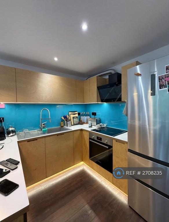 2 bedroom flat in Windmill Rise, Kingston Upon Thames, KT2 (2 bed) (#2708235)