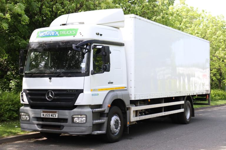 MERCEDES AXOR 1824 4X2 MANUAL SLEEPER 26FT BOXVAN (2009)