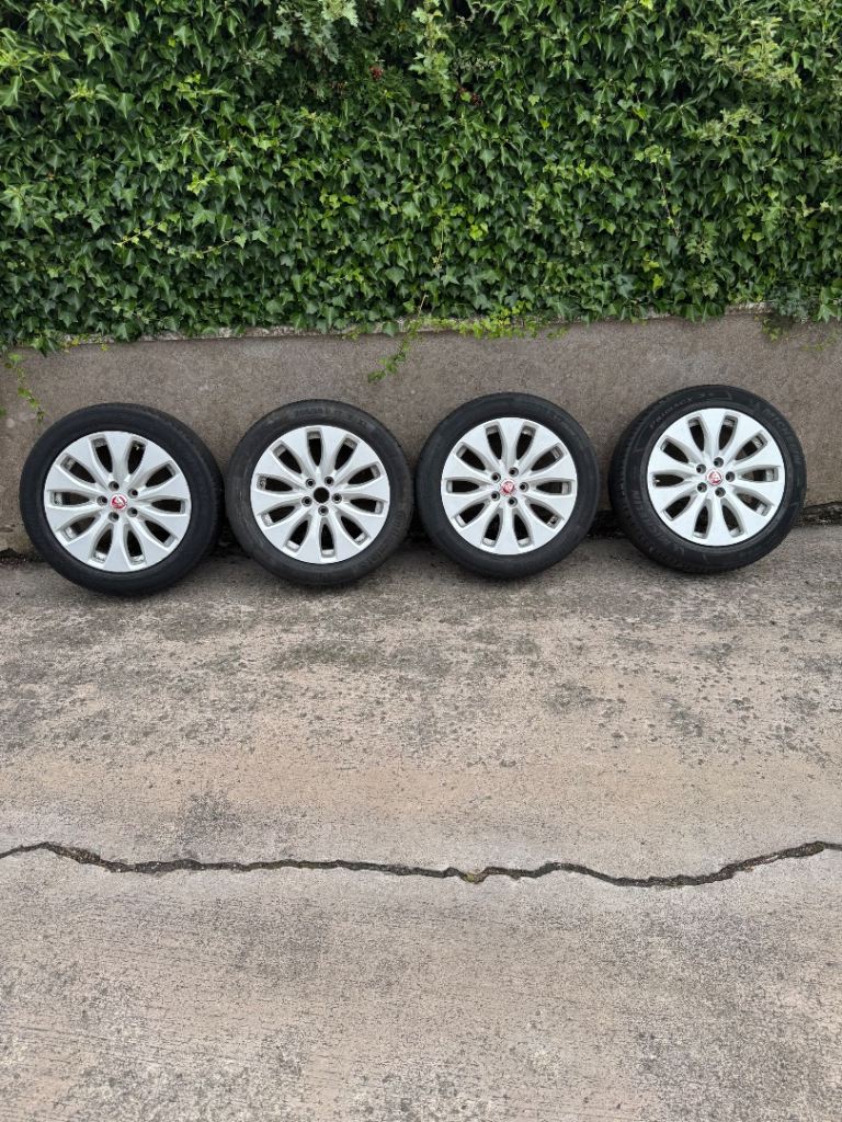 Jaguar Alloys with tyres