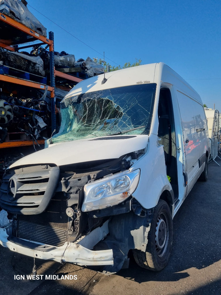Mercedes-Benz Sprinter W907 Breaking !!!