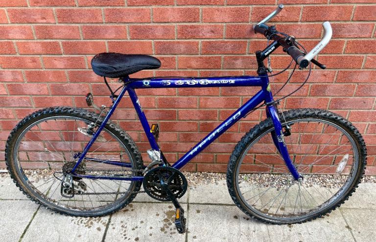 image for Men’s mountain bike 