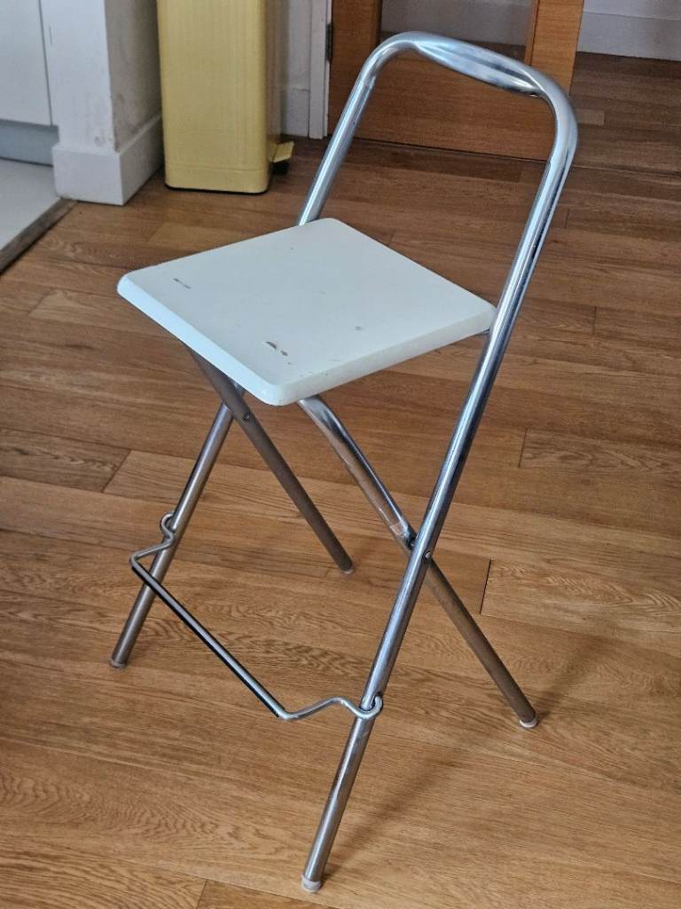 4 Breakfast bar stools/chairs