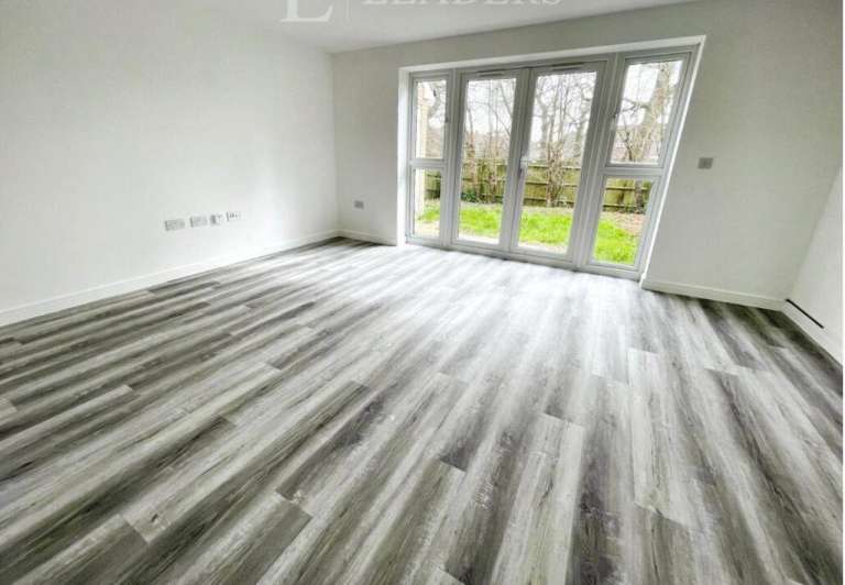 bedroom, bathroom fully refurbished newish built property for rent. 