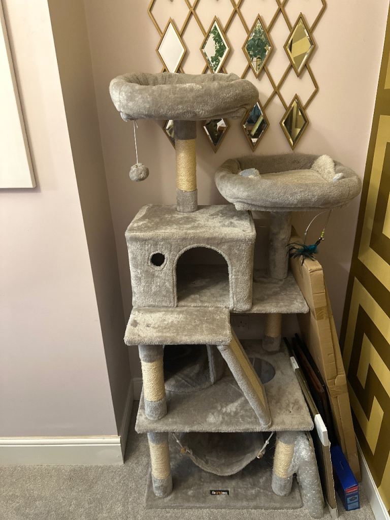 Cat tree