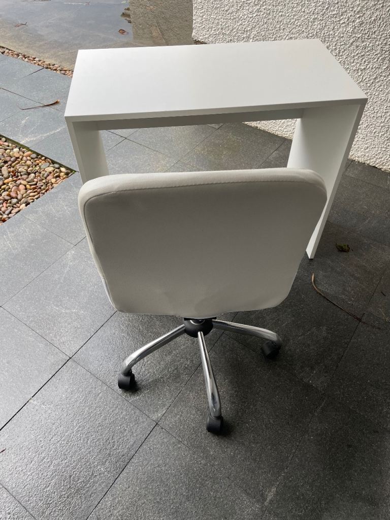 White desk and swivel chair 