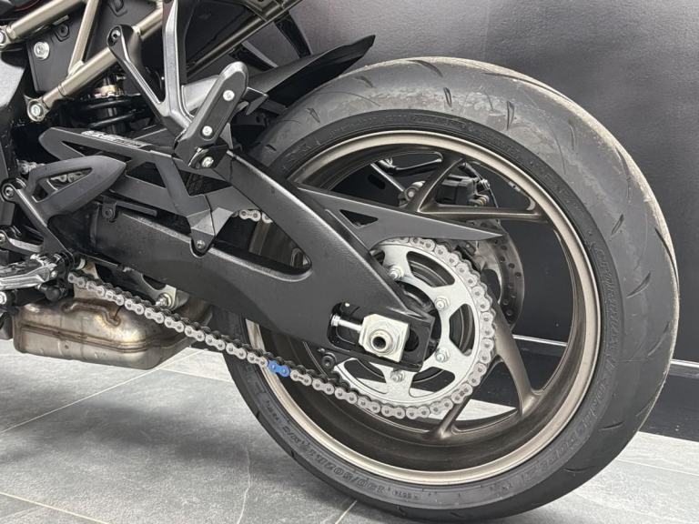 SUZUKI GSXS 1000 GT +