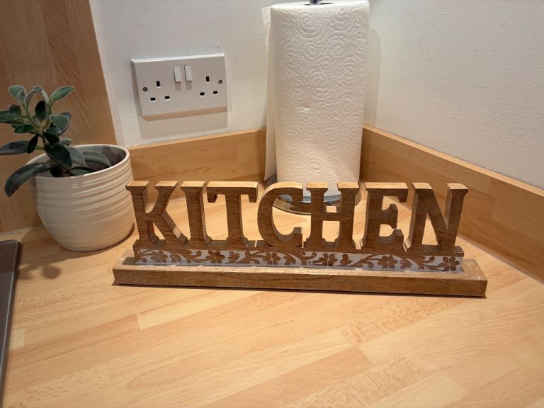 Wooden 'KITCHEN' Sign Decor – Lovely Condition