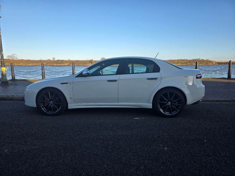 Alfa Romeo, 159, Saloon, 2012, Manual, 1956 (cc), 4 doors