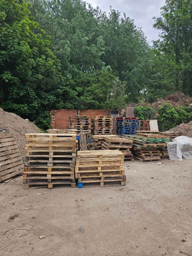 Free pallets 