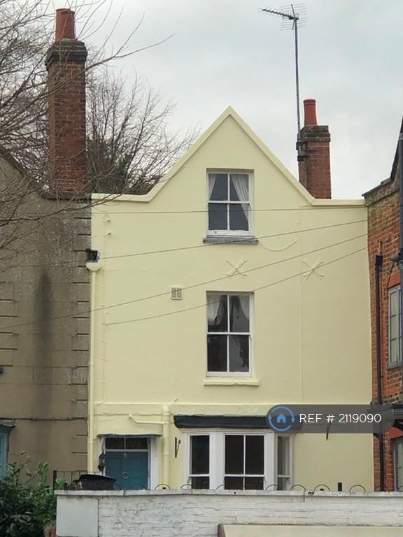 3 bedroom house in Castle Street, Buckingham, MK18 (3 bed) (#2119090)