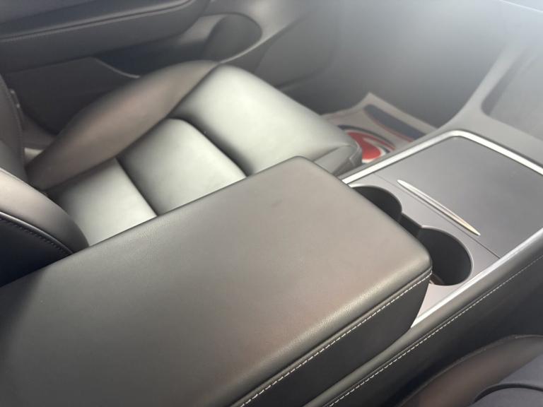 TESLA MODEL 3 Standard Range Plus 2021