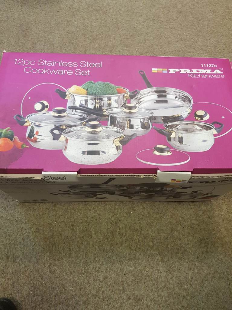 Kitchen cookware set 