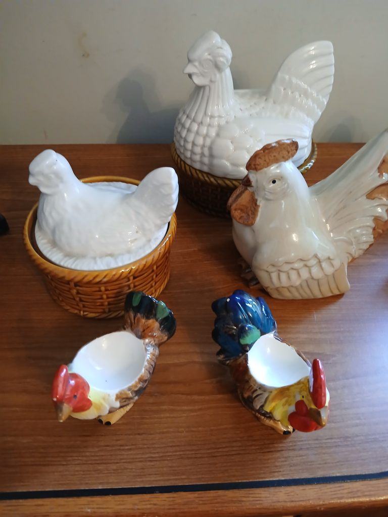 4 chicken kichen display  