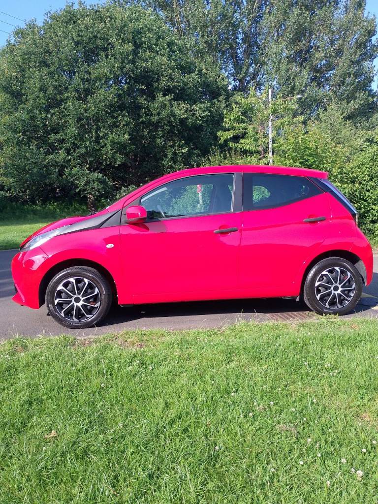 Toyota, AYGO, Hatchback, 2015, Manual, 998 (cc), 5 doors