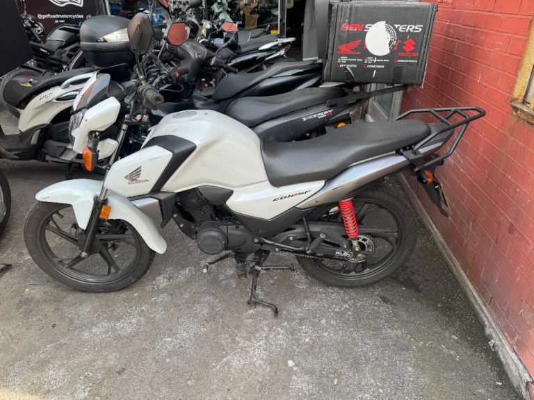 Honda CB125F (White)