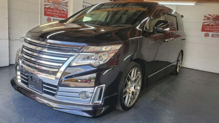 Nissan egrand e52 rider 2.5 auto in black japanese import only 57k miles 2014 