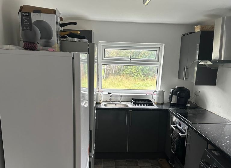 Room to rent in popular area in Teesville 