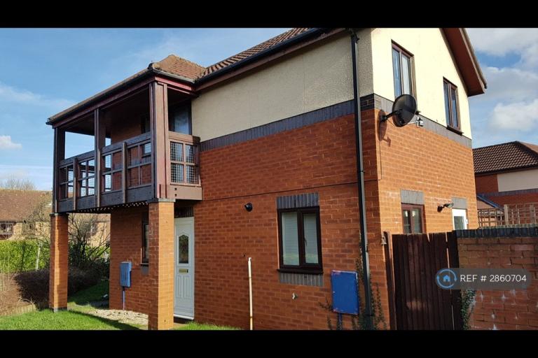 2 bedroom house in Ashpole Furlong, Loughton, Milton Keynes, MK5 (2 bed) (#2860704)