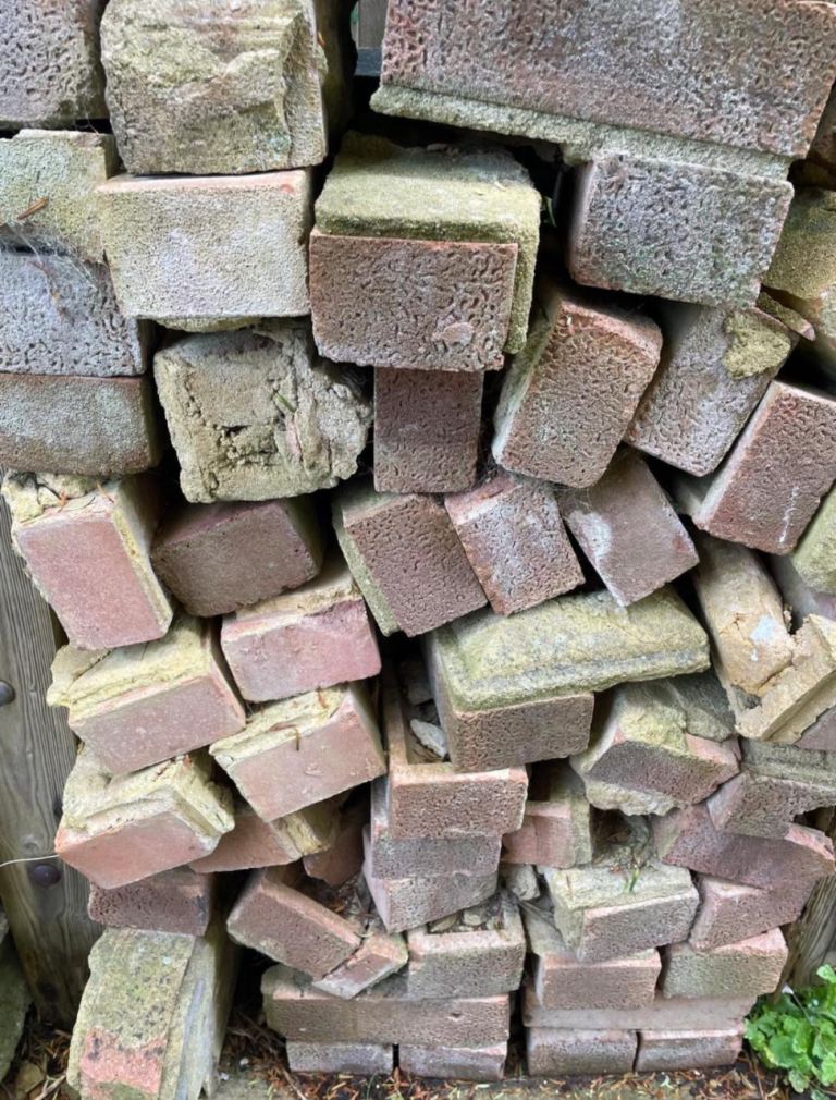 Huge JOBLOT FREE Reclaimed Bricks – Collection Only
