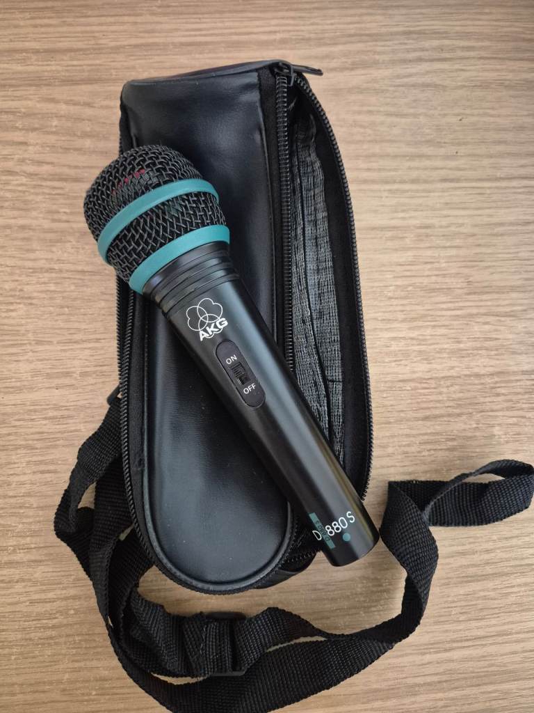 image for AKG D880S dynamic microphone with case 