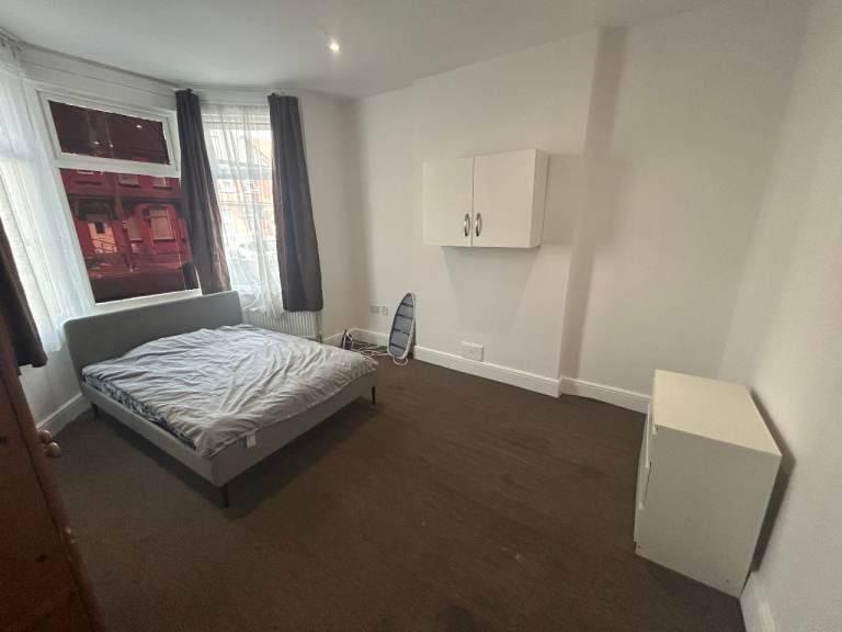 SELECTION OF 2 ROOMS LONDON ROAD WEMBLEY MIDDLESEX HA9 7HG