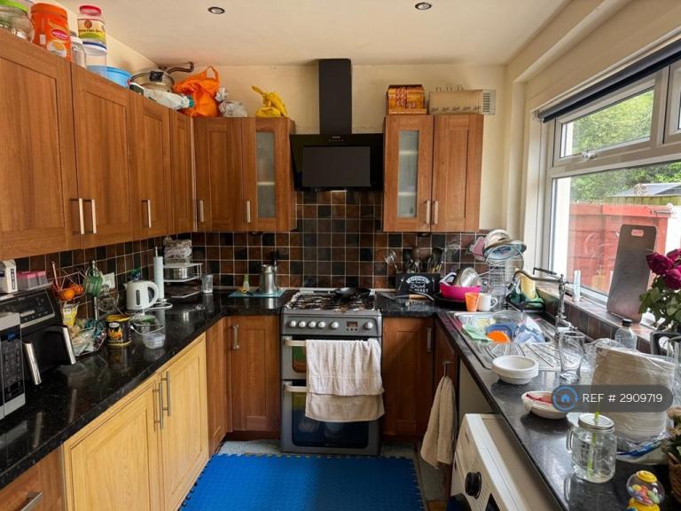 3 bedroom house in Thurlwood Avenue, Manchester, M20 (3 bed) (#2909719)