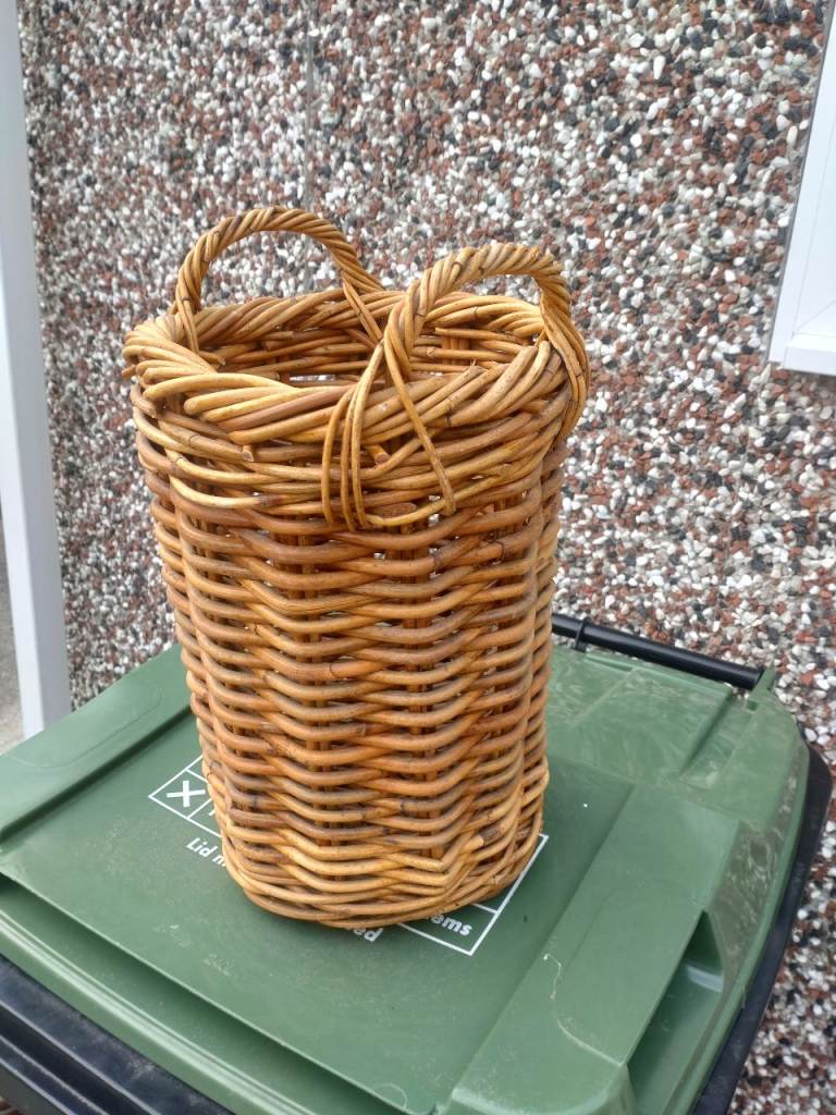 Wicker basket 