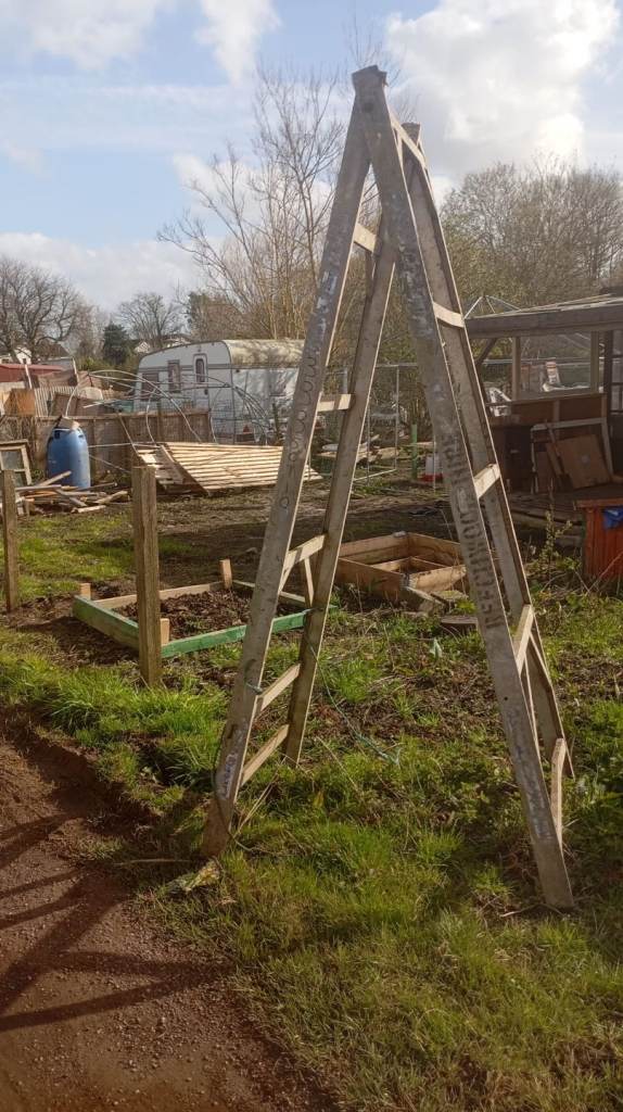 Used 8ft Aluminium Painter’s Trestle – Heavy Duty Decorating Scaffold Platform