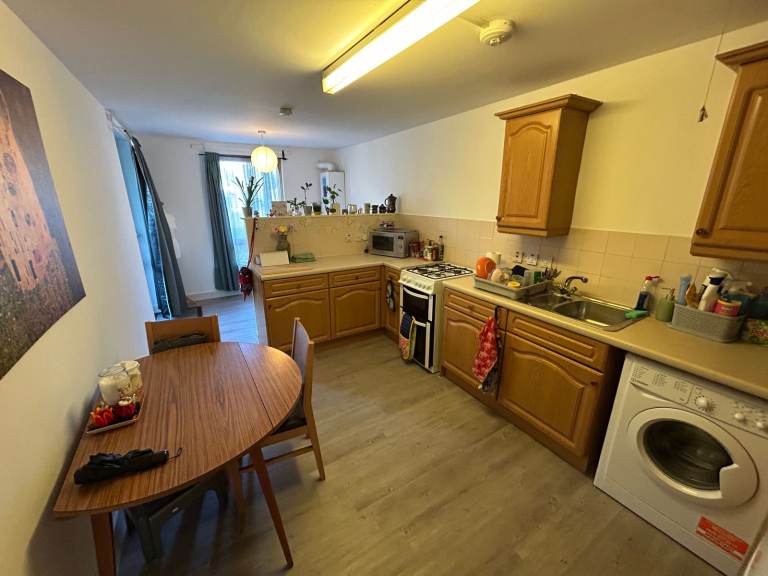 1 Bedroom Flat to Rent in Winchelsea Road, Harlesden, NW10 8EZ - Council tax and water included 