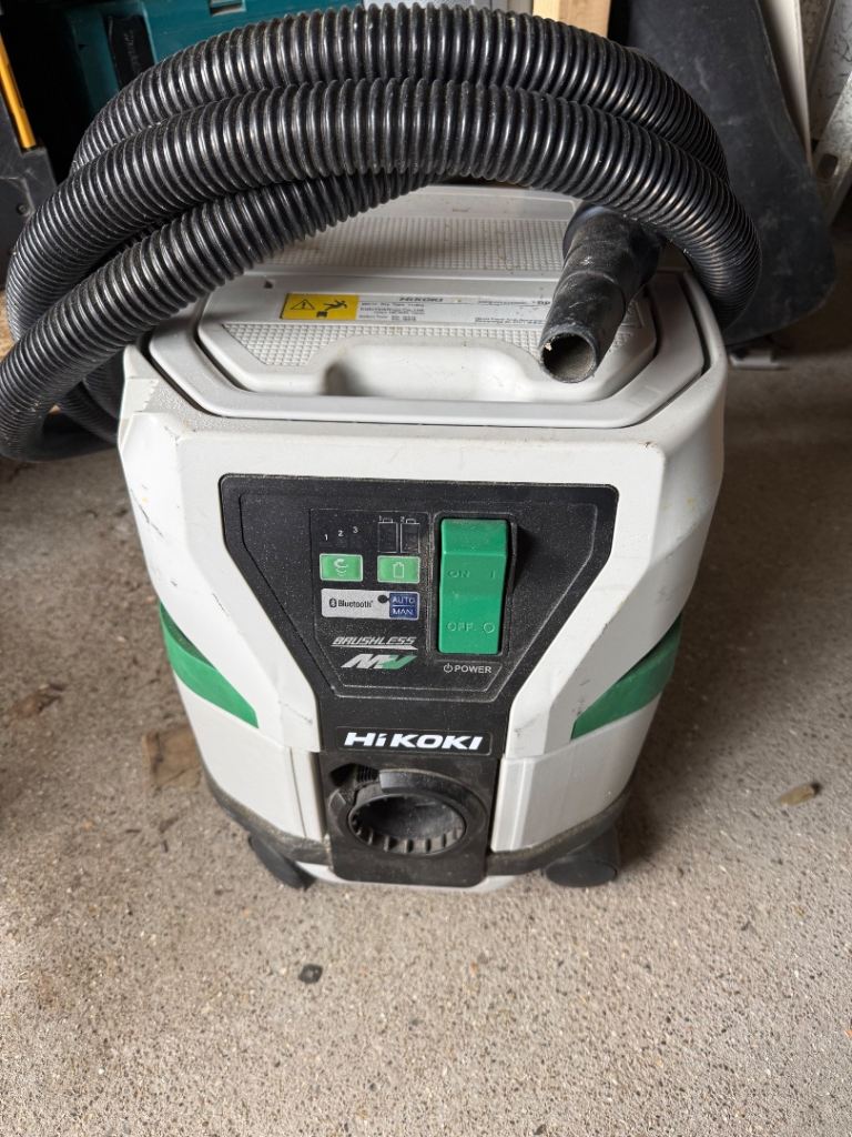 Hikoki Wet/Dry Vacuum Cleaner - Good Working Condition