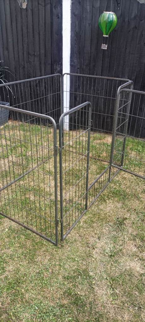 Large pet play pen