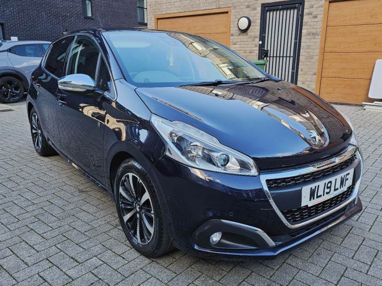 Peugeot, 208, Hatchback, 2019, Semi-Auto, 1199 (cc), 5 doors