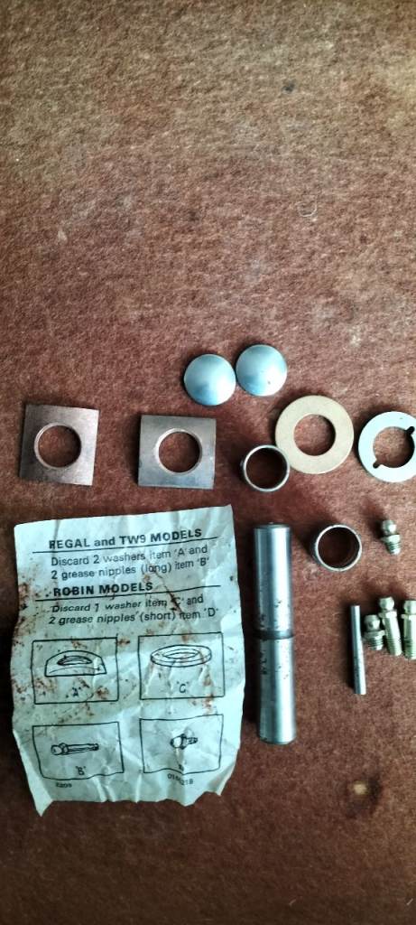 Reliant king pin for three wheeler 