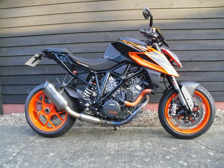 KTM 1290 SUPERDUKE R, FULL TITANIUM AKRAPOVIC, POWERPARTS CARBON ETC
