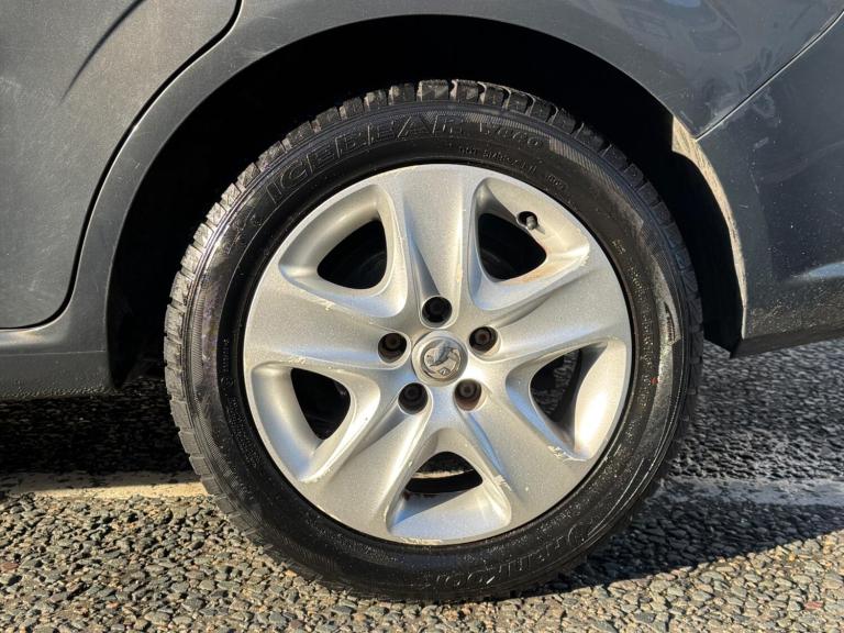 2012 Vauxhall Zafira 1.6 16V Exclusiv Euro 5 5dr MPV Petrol Manual