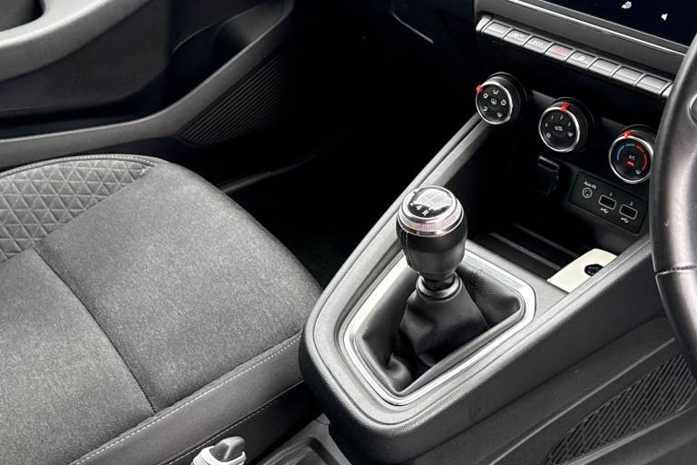 2020 Renault Clio 1.0 TCe Iconic Euro 6 (s/s) 5dr Hatchback PETROL Manual