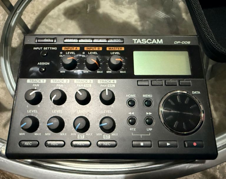 Tascam DP-006 Digital Pocketstudio 6-Track Multitrack Recorder