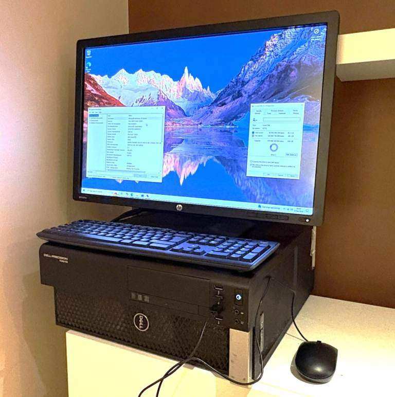 Dell Precision T3610 + dual 24-inch monitors [good condition]