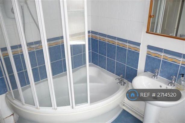2 bedroom house in Kensington Road, Reading, RG30 (2 bed) (#2714520)