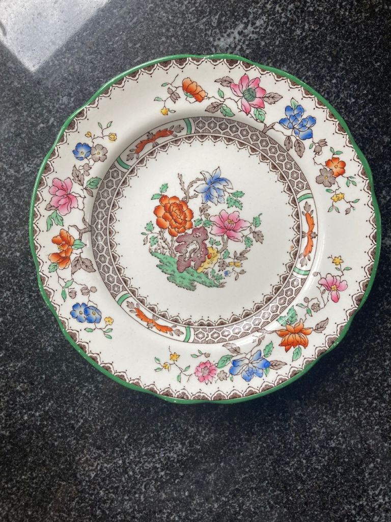 2 Spode fine bone china tea plates, Avondale pattern