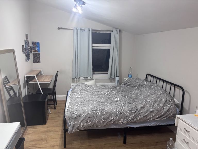Room to rent 