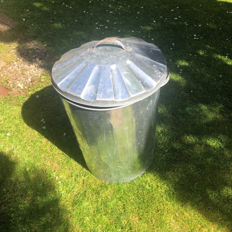 Large dustbin